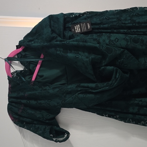 Green formal gown from torrid. Size 26 - Picture 2 of 5
